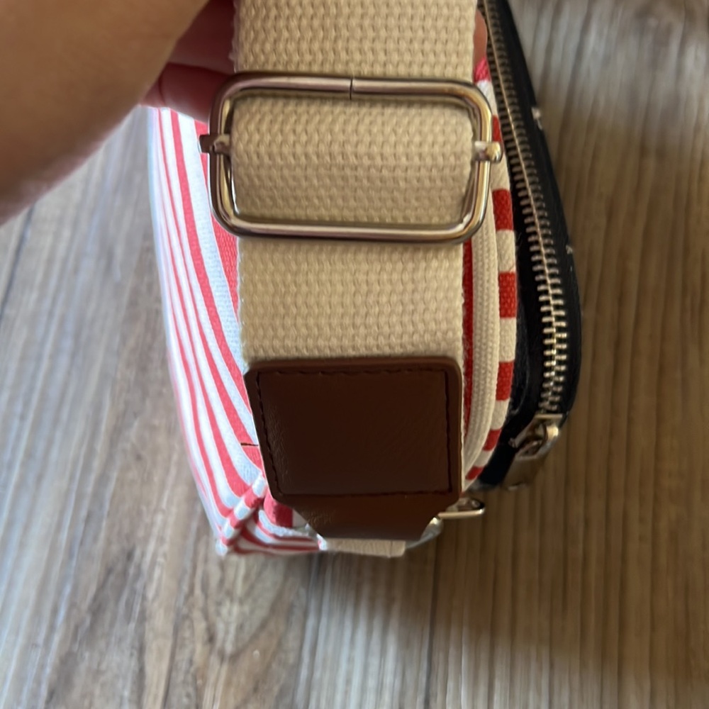 NWOT patriotic crossbody purse - Picture 8 of 12